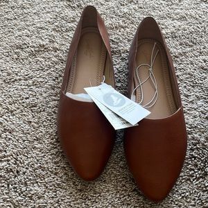 NEW! Universal Thread flats